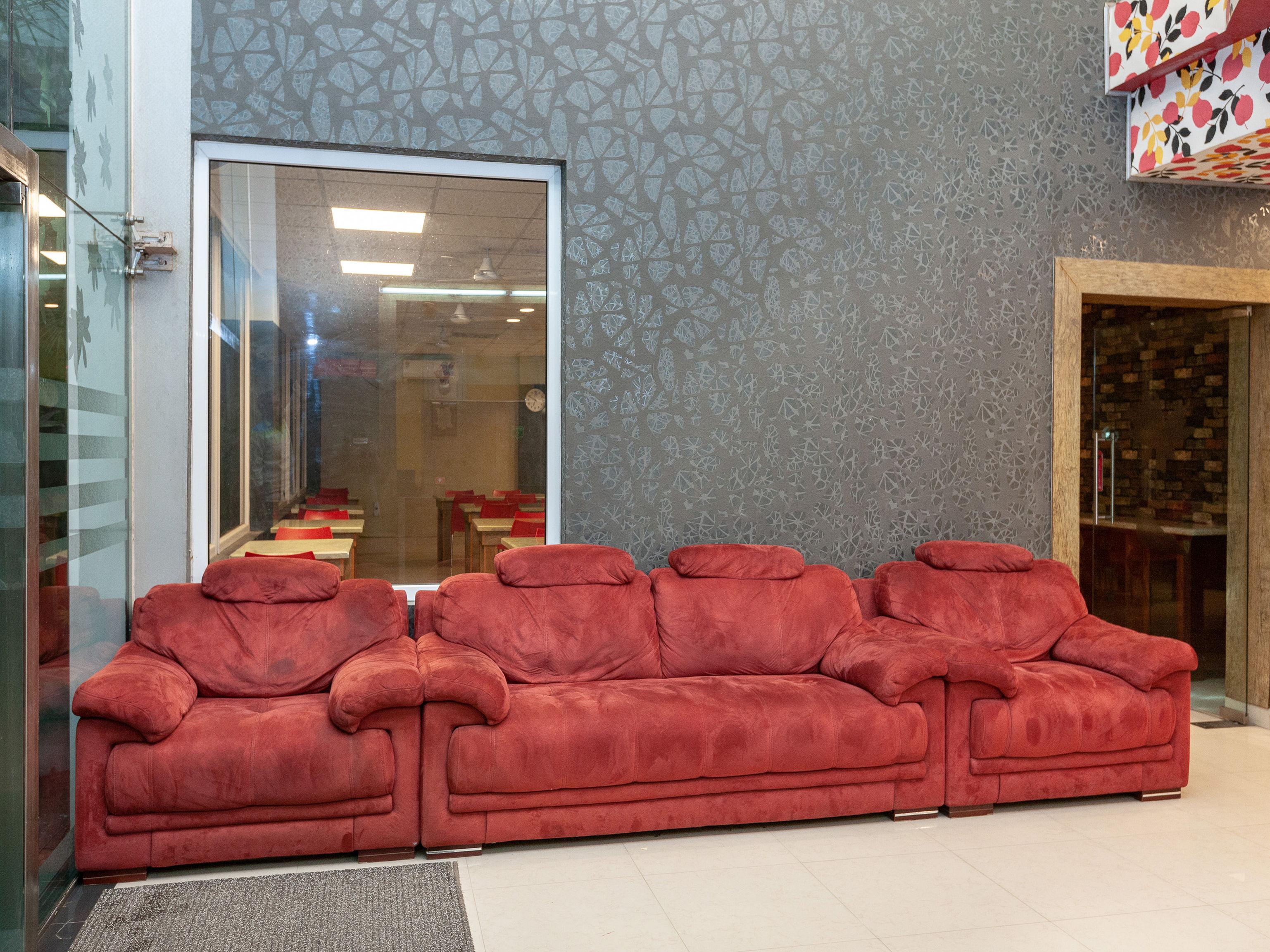 Oyo 4617 Lotels Serviced Chennai